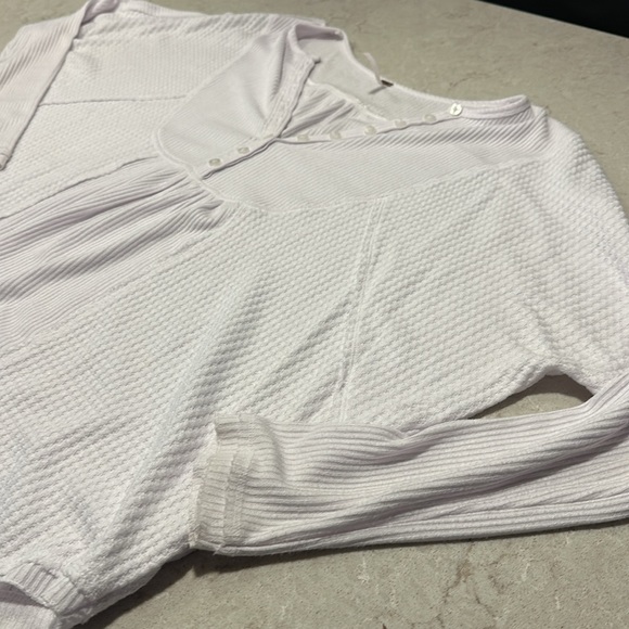 FREE PEOPLE WAFFLE FLOWY TOP - Picture 4 of 5